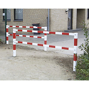 Gatterschranken, 1 Paar, Breite je Flügel 1500 mm.