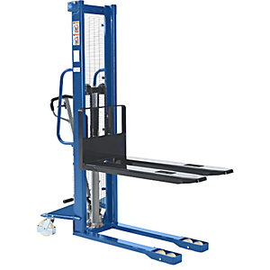 Hochhubstapler, Hubbereich 90 - 1600 mm, Tragfähigkeit 1600 kg, Bauhöhe 2080 mm.