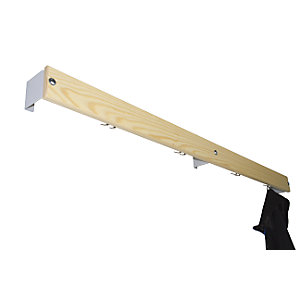 Garderobenleiste, Kiefernholz, Länge 1500 mm, Distanzstück lichtgrau.