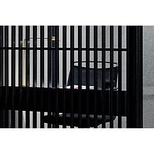 Gitterverkleidung für Zen Pod, Längsseite, HxB 2245 x 1200 mm, schwarz.